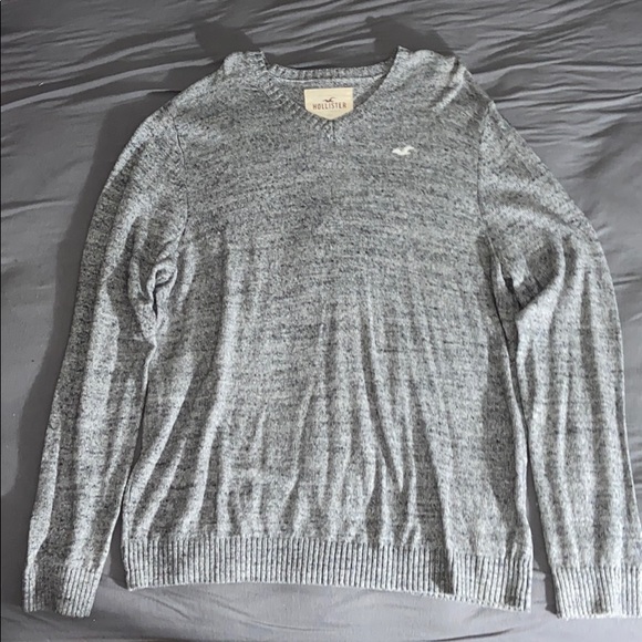 A long sleeve sweater - Picture 1 of 5